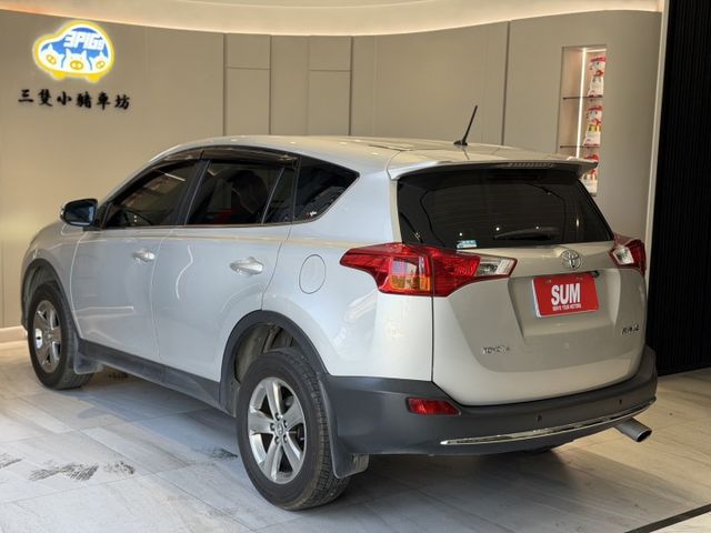 2015年出廠 RAV4 E-HI版 認證車 免鑰匙 倒車影像 前後雷達 實車實價 可貸款  第5張相片