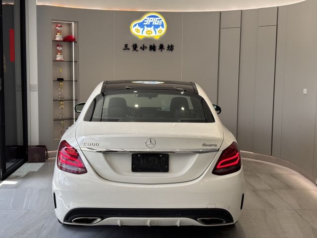 2017年 C300 AMG 原鈑件 23P 環景 盲點 柏林 免鑰匙 雙電動椅 全景天窗 電尾門 實車實價 歡迎試乘  第2張相片