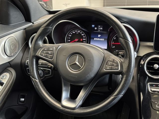 2017年 C300 AMG 原鈑件 23P 環景 盲點 柏林 免鑰匙 雙電動椅 全景天窗 電尾門 實車實價 歡迎試乘  第8張相片