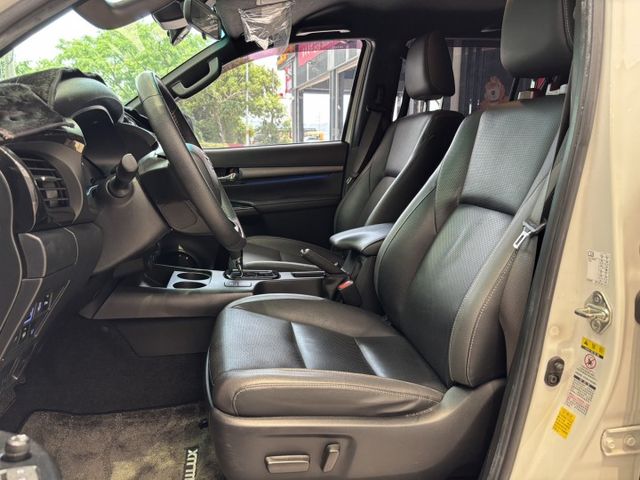 2021年出廠 HILUX 2.8柴油 原鈑件 環景 跟車  車道輔助 實車實價 歡迎試乘  第11張相片