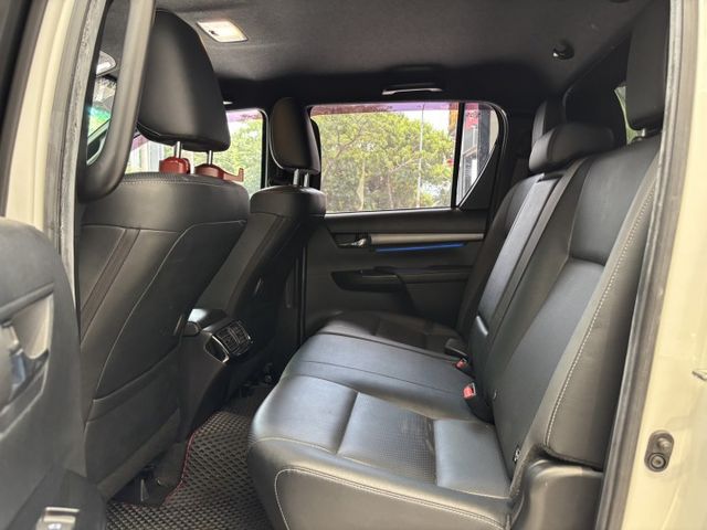 2021年出廠 HILUX 2.8柴油 原鈑件 環景 跟車  車道輔助 實車實價 歡迎試乘  第13張相片
