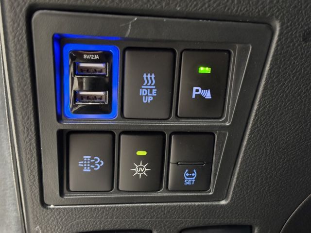2021年出廠 HILUX 2.8柴油 原鈑件 環景 跟車  車道輔助 實車實價 歡迎試乘  第18張相片