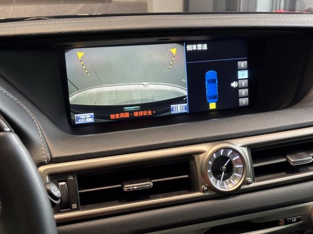 2014年出廠 GS300h 頂級版 天窗 盲點 通風椅 抬顯 認證車 實車實價 可貸款 歡迎試乘  第16張相片