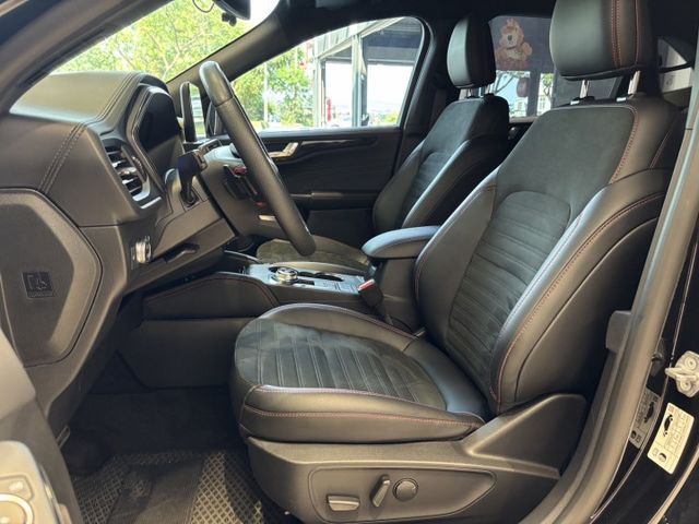 2022年出廠 KUGA 2.0 AWD 全景天窗 環景 跟車 盲點 認證車 實車實價 歡迎試乘  第10張相片