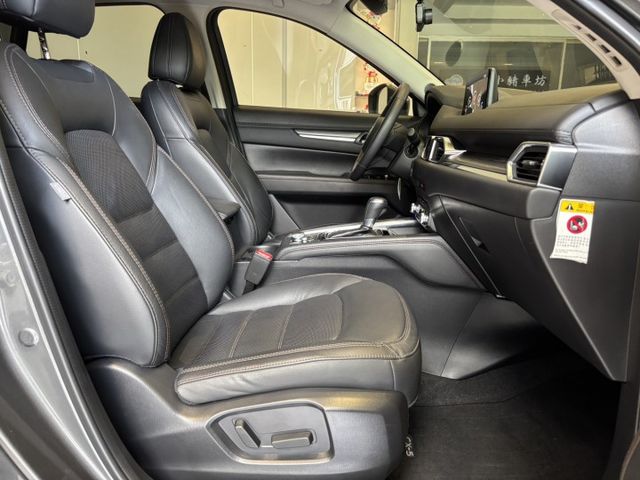 23年出廠 CX5 20S版 里程3萬 BOSE音響 環景 電尾門 通風椅 抬顯 實車實價 歡迎試乘  第11張相片