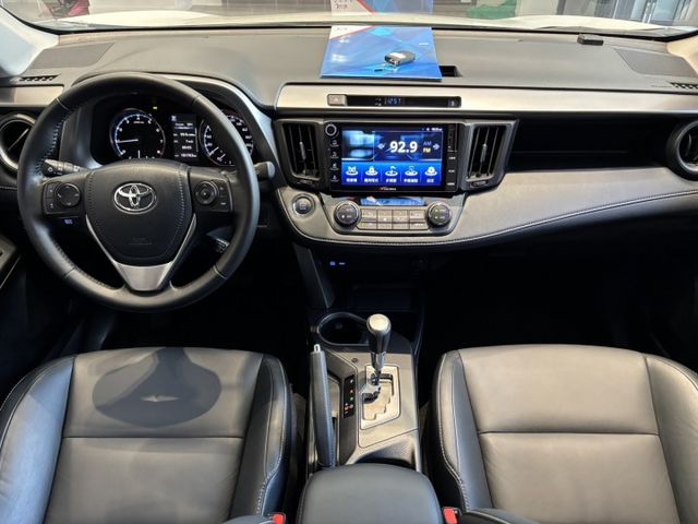 2016年出廠 RAV4 豪華版 里程10萬 認證車 實車實價 可貸款 歡迎試乘  第10張相片