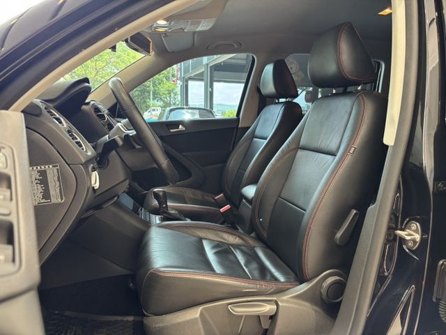2011出廠 2.0TSI 四傳 愛信變速箱 里程僅9萬 原鈑件 8核心安卓 實車實價 歡迎試乘  第11張相片
