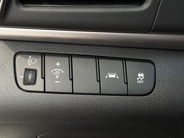 2020年 ELANTRA 豪華版 跟車 車偏 盲點 倒車影像 認證車 實車實價 歡迎試乘  第15張相片