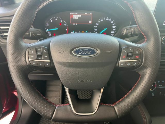 2019 Ford Focus 5D ST-Line  一手車   全速域輔助系統  第8張相片