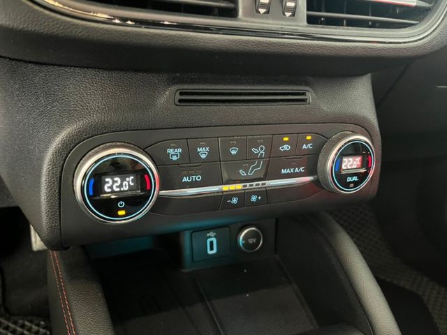 2019 Ford Focus 5D ST-Line  一手車   全速域輔助系統  第12張相片