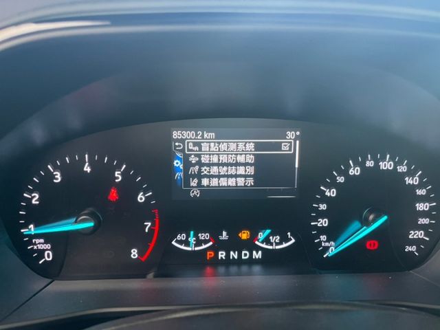 2019 Ford Focus 5D ST-Line  一手車   全速域輔助系統  第16張相片