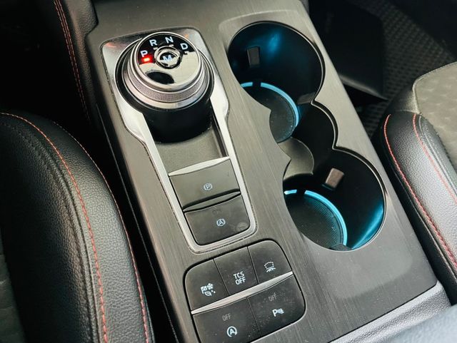 2019 Ford Focus 5D ST-Line  一手車   全速域輔助系統  第17張相片