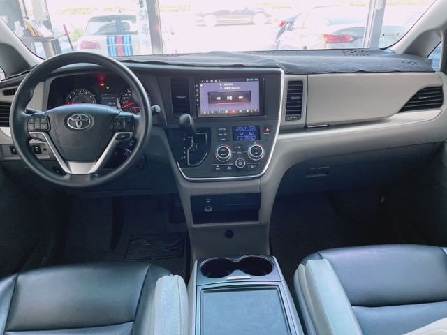 2015 Toyota 美規 Sienna LE 八人座  第11張相片