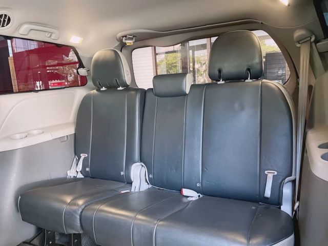 2015 Toyota 美規 Sienna LE 八人座  第13張相片
