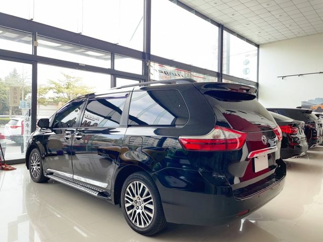 2015 Toyota 美規 Sienna LE 八人座  第14張相片