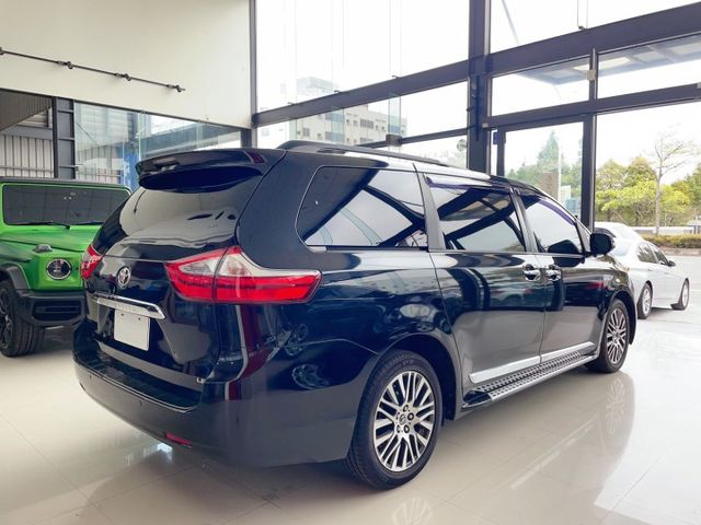 2015 Toyota 美規 Sienna LE 八人座  第17張相片