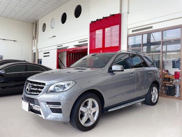 2015 M-Benz M-Class ML400 4MATIC 總代理 里程僅跑七萬八  第3張相片