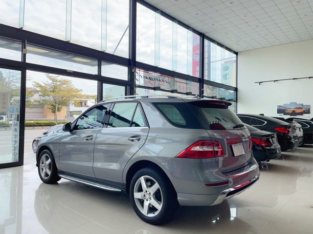 2015 M-Benz M-Class ML400 4MATIC 總代理 里程僅跑七萬八  第18張相片