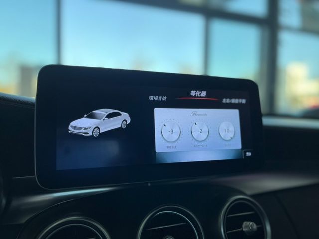 2015 M-Benz C-Class Sedan W205 C300  柏林之音 電熱椅  第6張相片