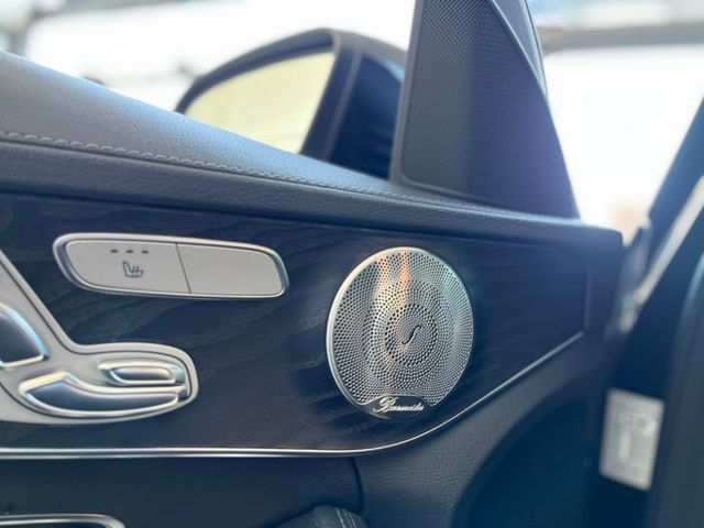 2015 M-Benz C-Class Sedan W205 C300  柏林之音 電熱椅  第12張相片