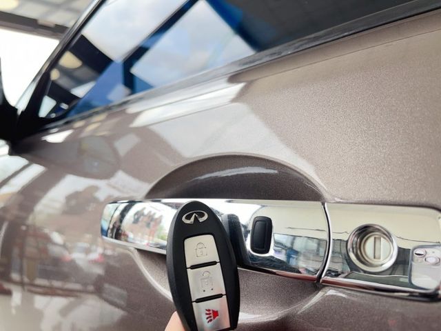 2006 Infiniti FX 35   電熱椅 KEYLESS GO  第4張相片