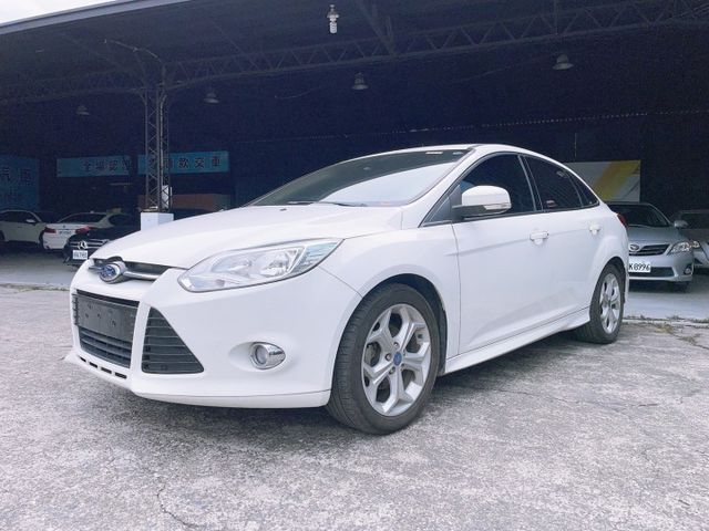 2014 Ford Focus 4D 1.6汽油運動型 認證車 盲點 恆溫  第3張相片