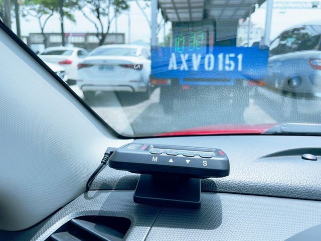 2015/16年式 Suzuki Swift 1.2 GLX 認證車 里程僅跑七萬六 Ikey 抬顯 恆溫  第7張相片
