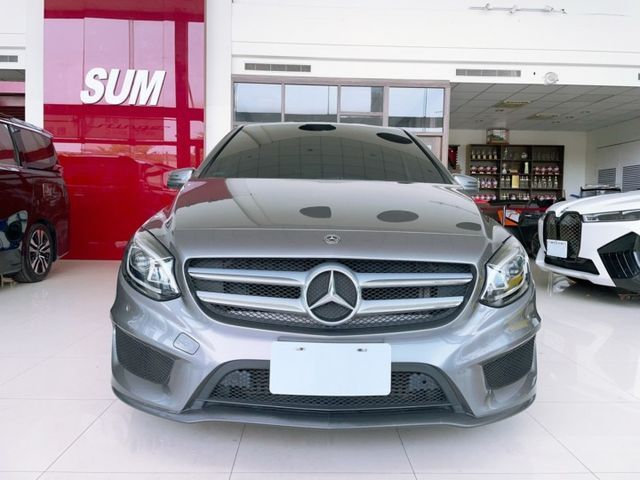 2016/17年式 M-Benz B180運動版 總代理 一手車 里程僅跑十二萬  第2張相片