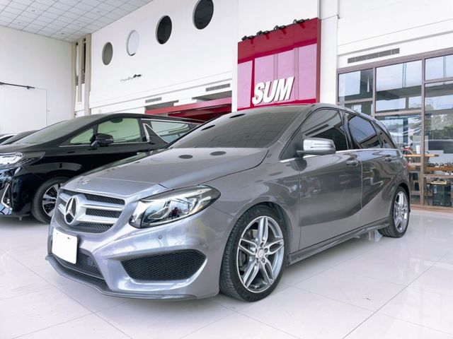 2016/17年式 M-Benz B180運動版 總代理 一手車 里程僅跑十二萬  第3張相片