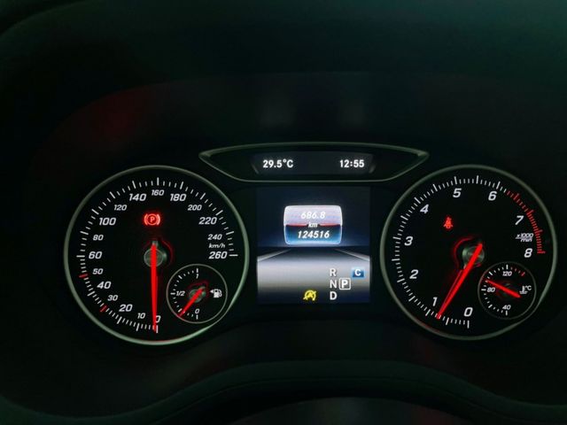 2016/17年式 M-Benz B180運動版 總代理 一手車 里程僅跑十二萬  第7張相片