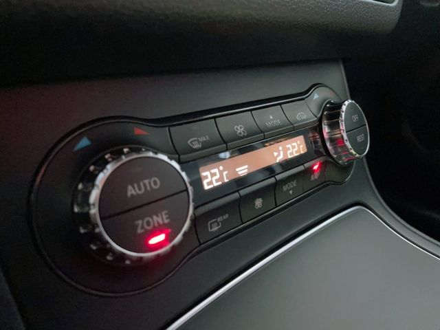 2016/17年式 M-Benz B180運動版 總代理 一手車 里程僅跑十二萬  第13張相片
