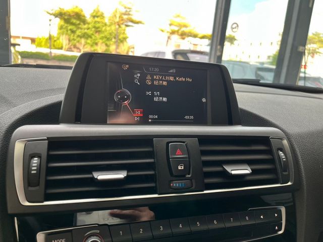 2015 BMW 118i 小改款 原廠保養 超低里程僅跑五萬三 LED頭燈  第9張相片