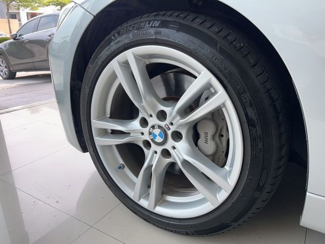 2015 BMW 328i M Sport 滿滿配備，超低里程僅跑九萬五  第5張相片