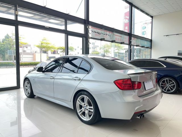 2015 BMW 328i M Sport 滿滿配備，超低里程僅跑九萬五  第16張相片