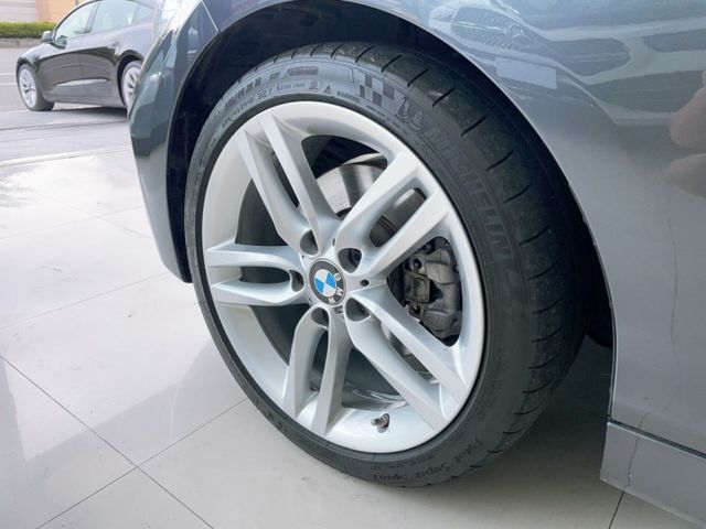 2015 / 16 年式 BMW 小改款 125i M Sport 原廠保養 超低里程僅跑五萬六  第4張相片