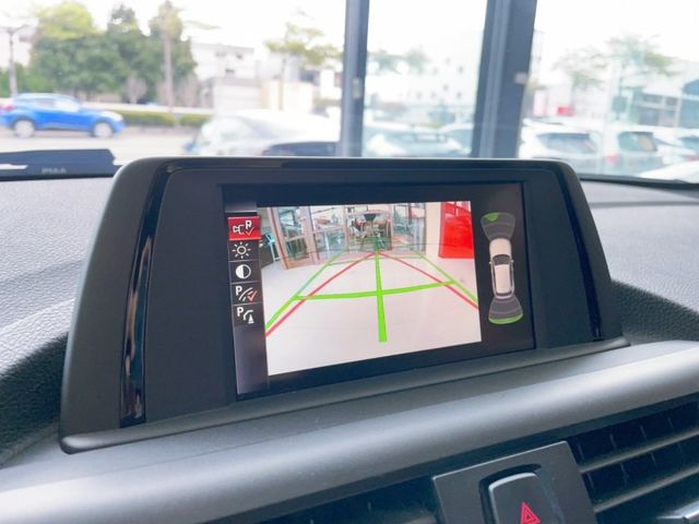 2015 / 16 年式 BMW 小改款 125i M Sport 原廠保養 超低里程僅跑五萬六  第9張相片