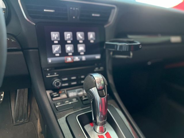 2018 Porsche 911 GT2 RS  總代理 原廠保養 里程僅跑一萬九 全車犀牛皮 新車含選配1700萬  第13張相片