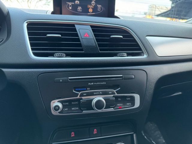 2015 Audi Q3 30 TFSI 超低里程僅跑六萬八 HID頭燈  第7張相片