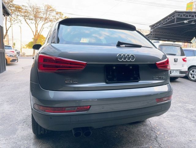 2015 Audi Q3 30 TFSI 超低里程僅跑六萬八 HID頭燈  第16張相片
