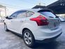2014 Ford Focus 5D 1.6汽油時尚型 藍牙通訊 定速 循跡防滑  第16張縮圖