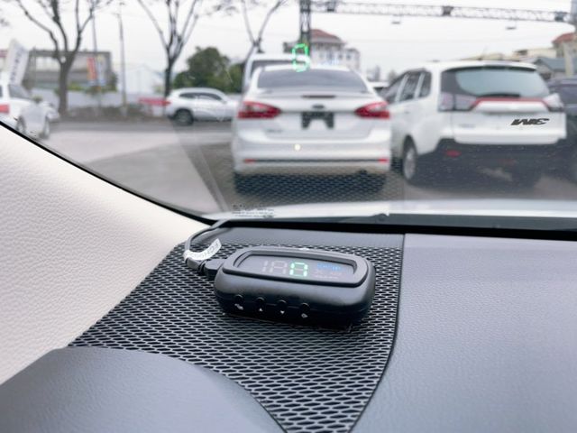 2021 Toyota Corolla Altis 1.8 Hybrid尊爵 原廠保養 原廠保固中 里程僅跑三萬三  第9張相片