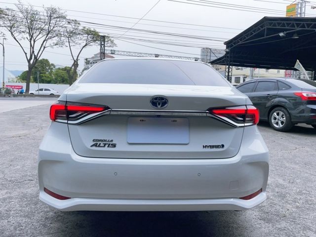 2021 Toyota Corolla Altis 1.8 Hybrid尊爵 原廠保養 原廠保固中 里程僅跑三萬三  第19張相片