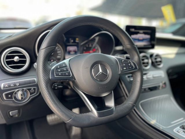 2019 M-Benz GLC250 4MATIC 總代理 一手車 原廠保養 里程僅跑九萬  第6張相片