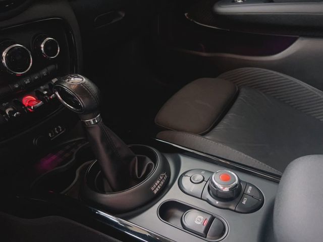 2017 Mini Clubman Cooper 總代理 里程僅跑八萬五 LED頭燈 雙前電動座椅  第11張相片