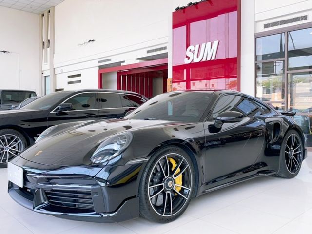 2021 Porsche 911 Turbo S 總代理 原廠保養 原廠保固中 選配105萬 全車犀牛皮 里程僅跑一萬二  第3張相片