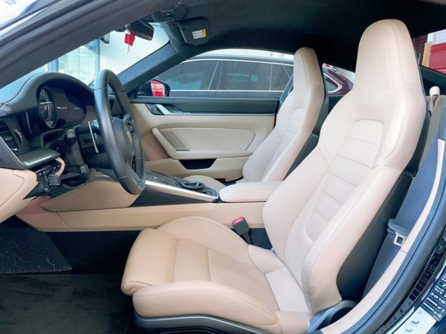 2021 Porsche 911 Turbo S 總代理 原廠保養 原廠保固中 選配105萬 全車犀牛皮 里程僅跑一萬二  第6張相片
