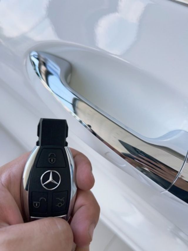 2017 M-Benz C250運動版 里程僅跑八萬八 全景天窗 360度環景  第11張相片
