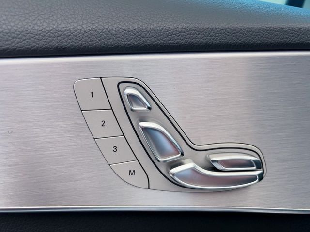 2017 M-Benz C250運動版 里程僅跑八萬八 全景天窗 360度環景  第12張相片
