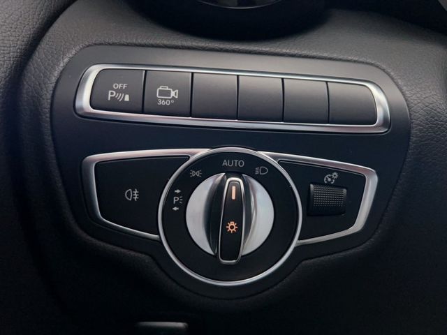 2017 M-Benz C250運動版 里程僅跑八萬八 全景天窗 360度環景  第15張相片