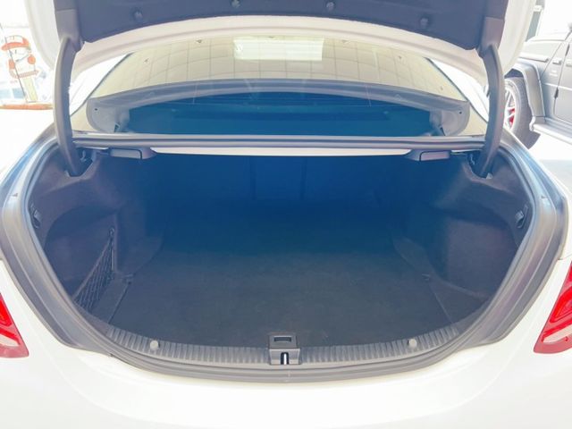 2017 M-Benz C250運動版 里程僅跑八萬八 全景天窗 360度環景  第16張相片